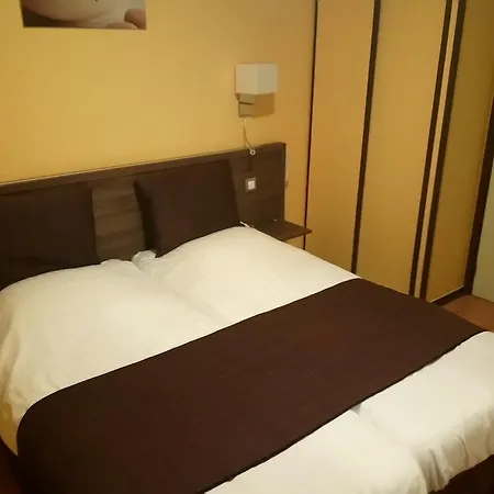 Logis De La Dune - & Restaurant 3* 르크로토이